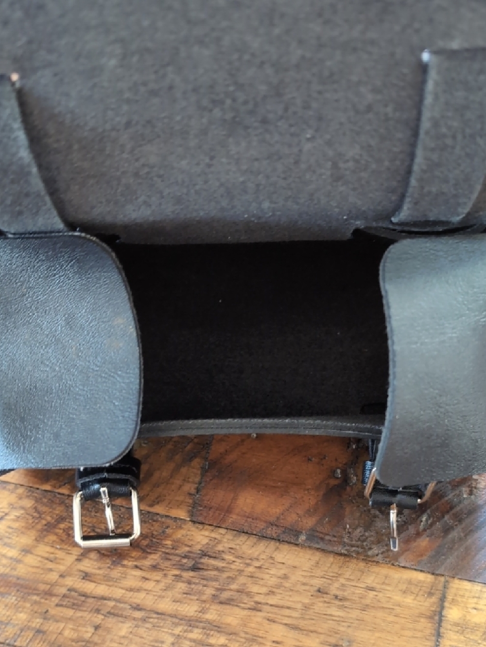 Harley-Davidson Black Motorcycle Handlebar Fork Bag with Buckle Straps - Picture 9 of 16